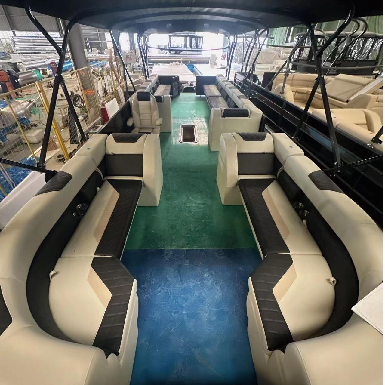 30ft Pontoon Boat