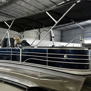 19ft Pontoon Boat