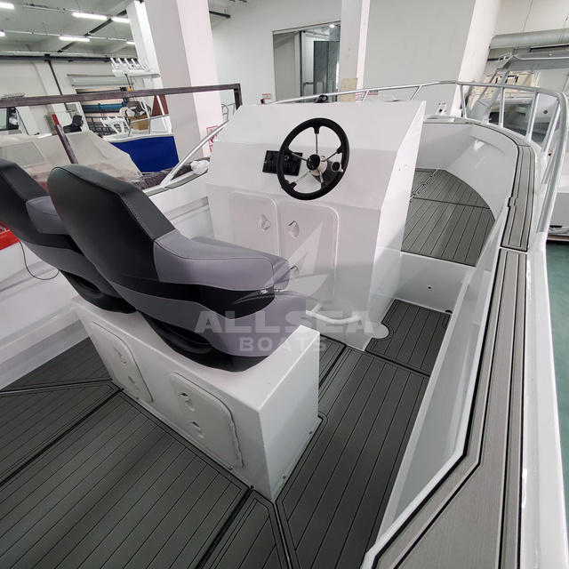 Modern Speed Racing Cruising Water Sport Yacht