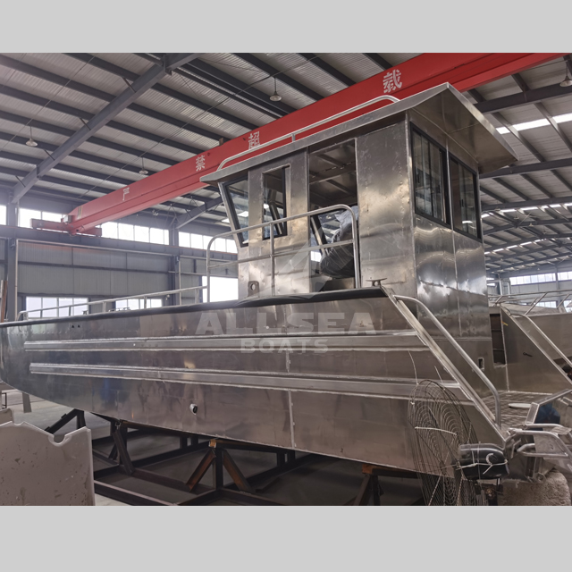 Landing Craft 9m Small Cabin
