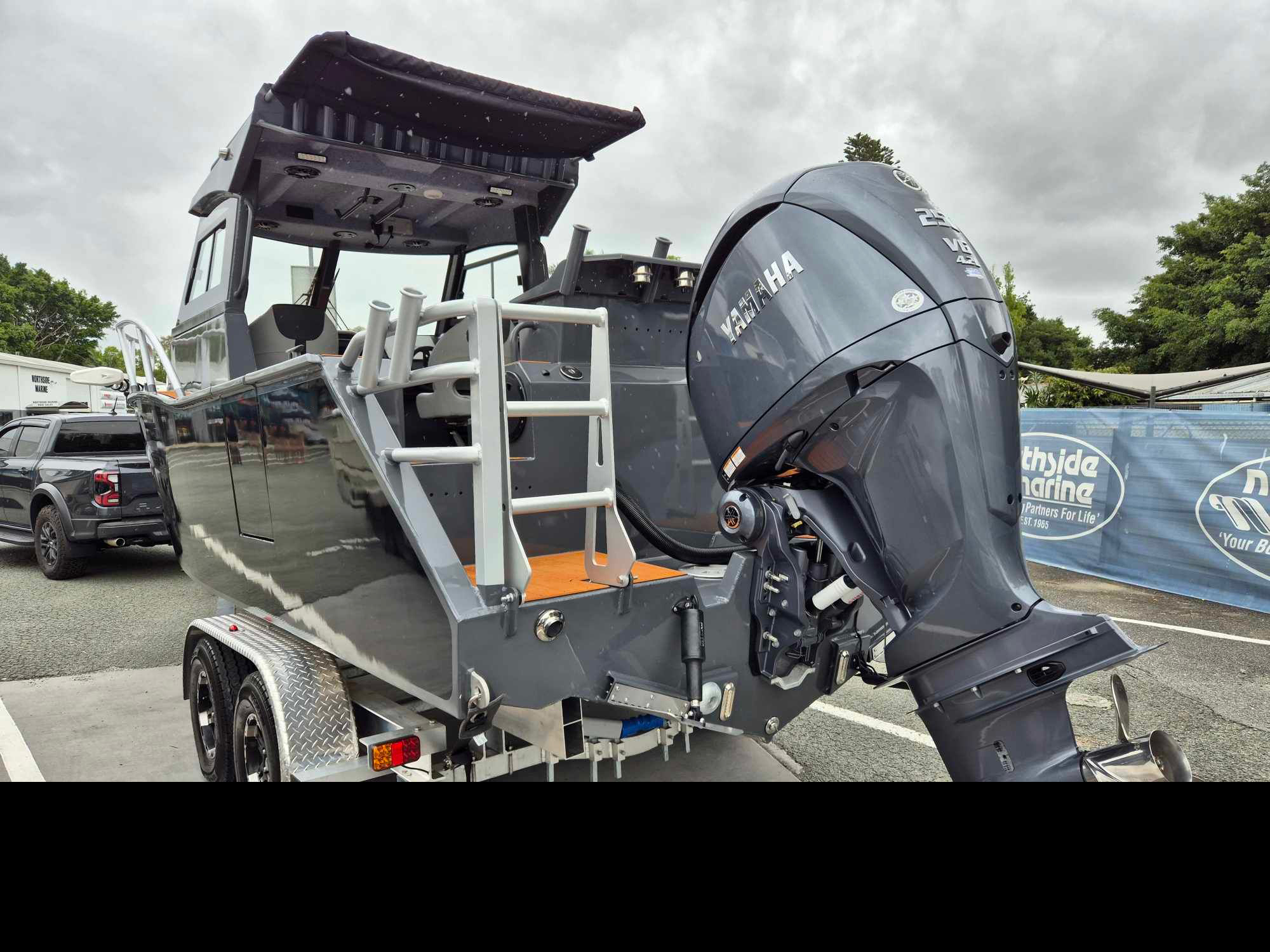 Profisher Boat 6.85m