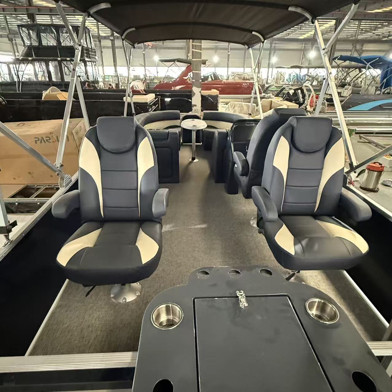 19ft Classic Pontoon with fishing seats6 19ft Classic Pontoon with fishing seats6