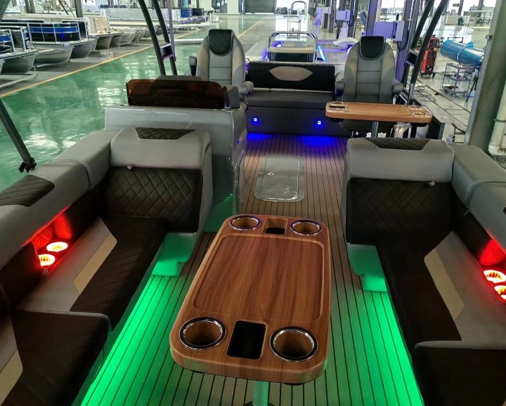 Luxury Pontoon Boat Cruising Evaluation